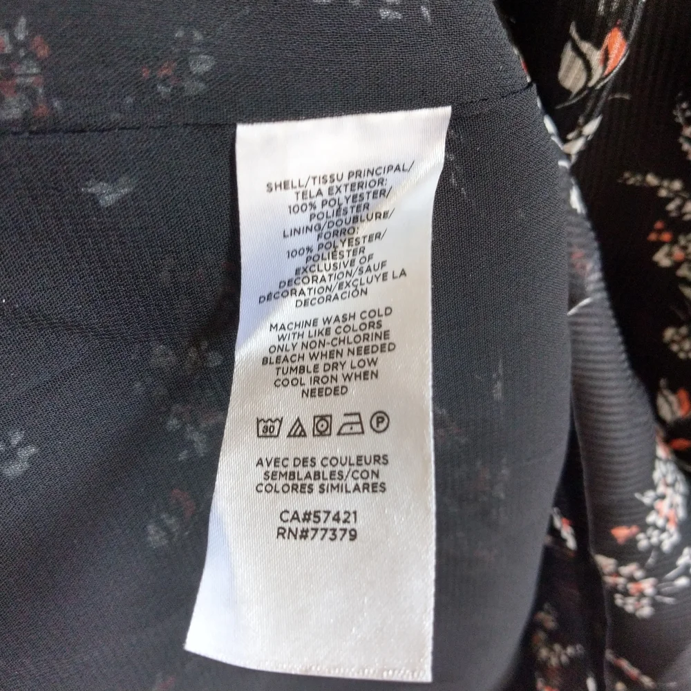 Ann Taylor enclosure collar